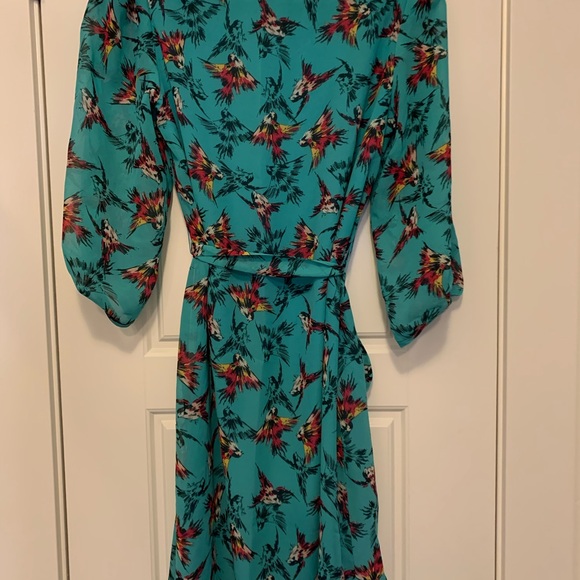 Beautiful, airy dress with hummingbird pattern. - Picture 3 of 6